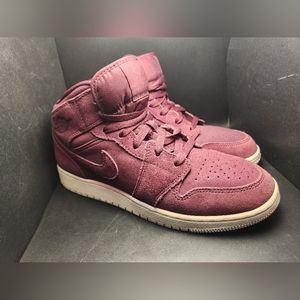 Nike Air Jordan 1 Mid Bordeaux size 7Y